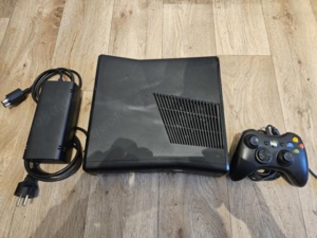 Xbox 360 S (250 GB) mit 30 Spielen   Top Zustand, mit Controller - 1